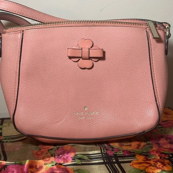 Kate Spade crossbody. - Picture 3 of 14